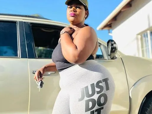 Foto de perfil de modelo de webcam de RoyalmASSiveBooty