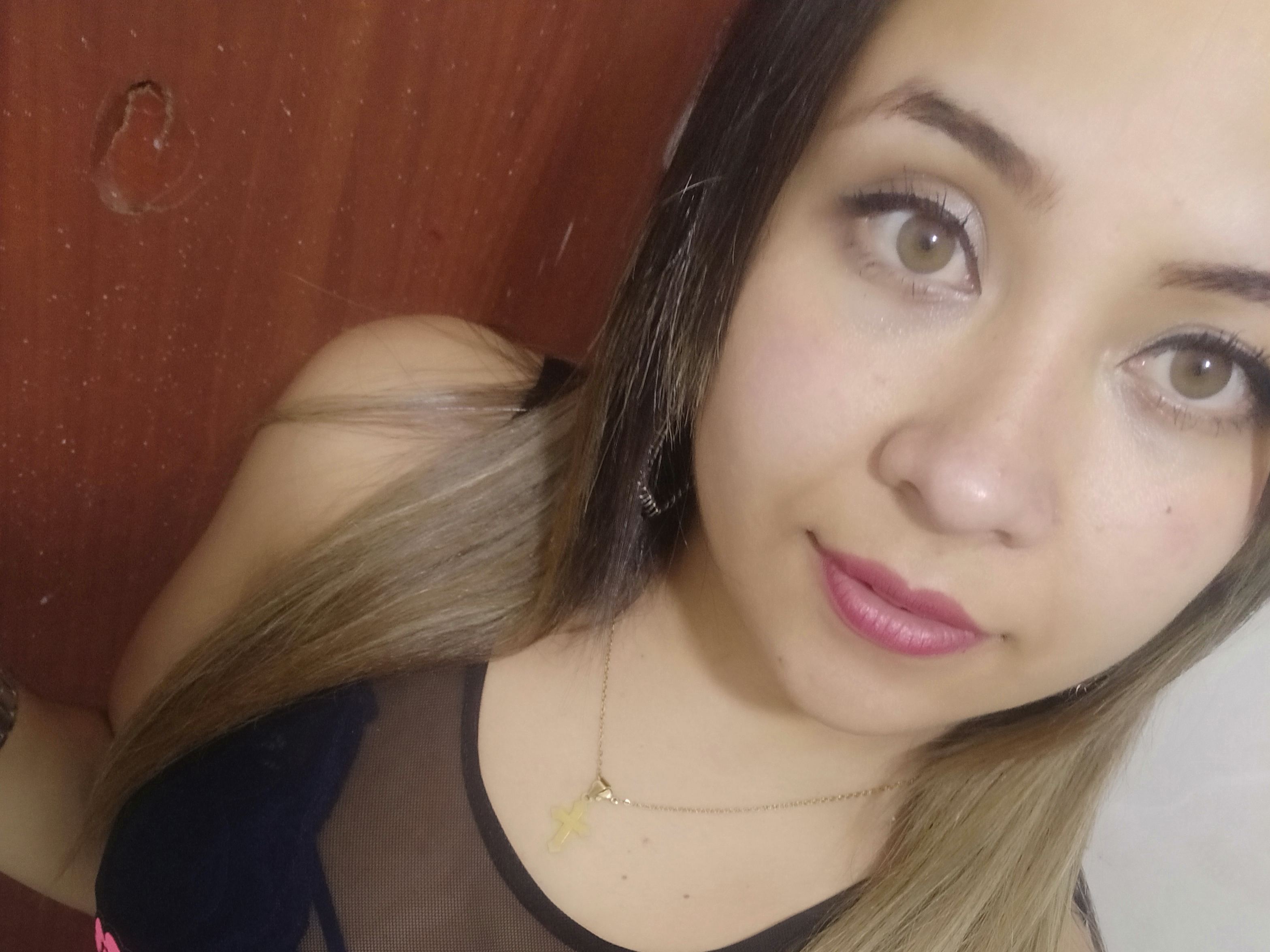 ZoeMolkova profilbild på webbkameramodell