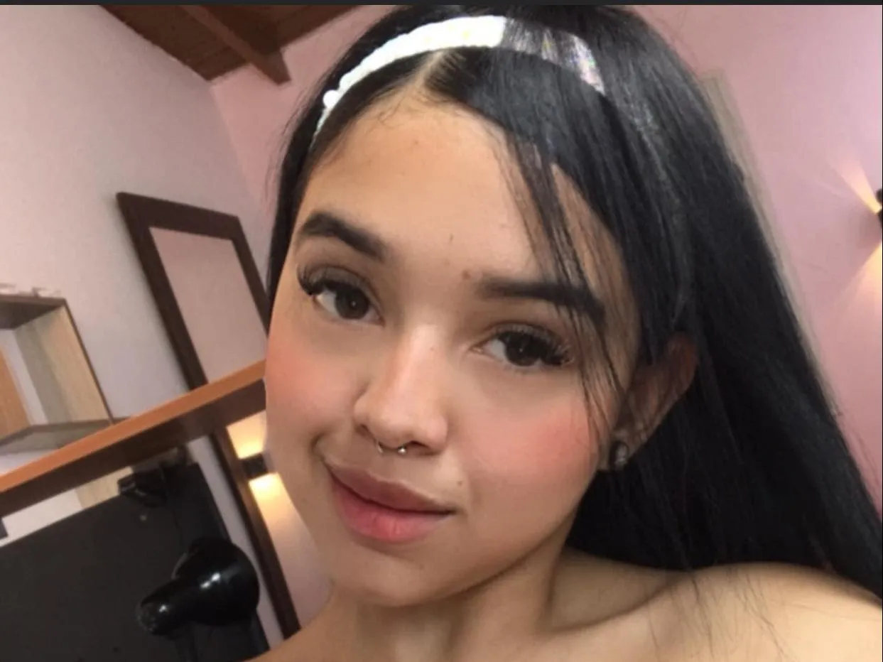 Imagen de perfil de modelo de cámara web de AmberrCoopeer