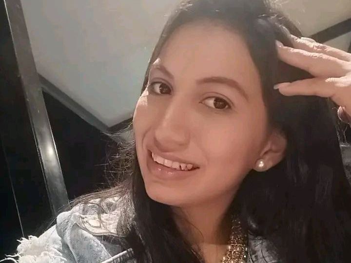 Imagen de perfil de modelo de cámara web de RossieCoper