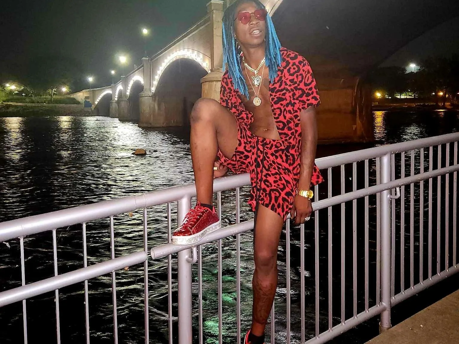 Imagen de perfil de modelo de cámara web de HitYourSoul