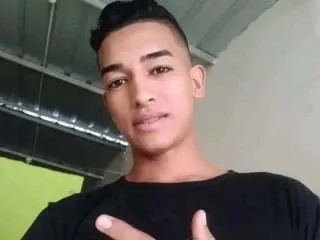 oliverttwink profilbild på webbkameramodell