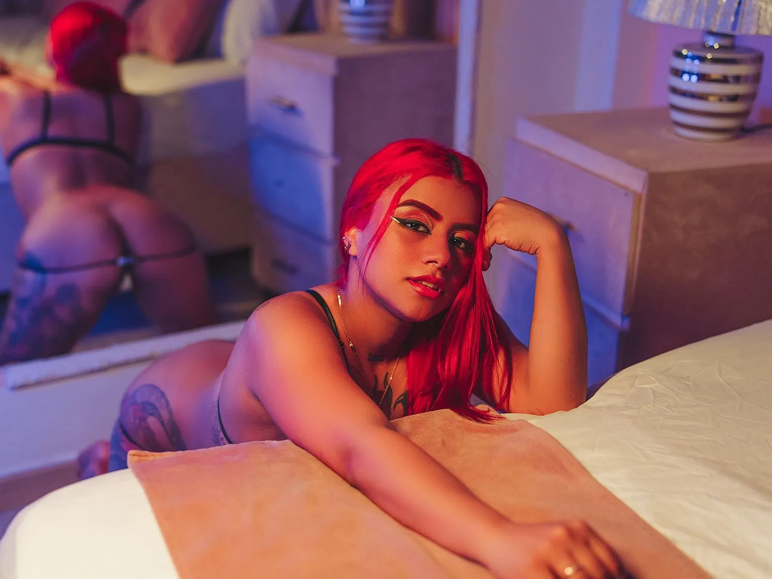 Imagen de perfil de modelo de cámara web de AileenSummer