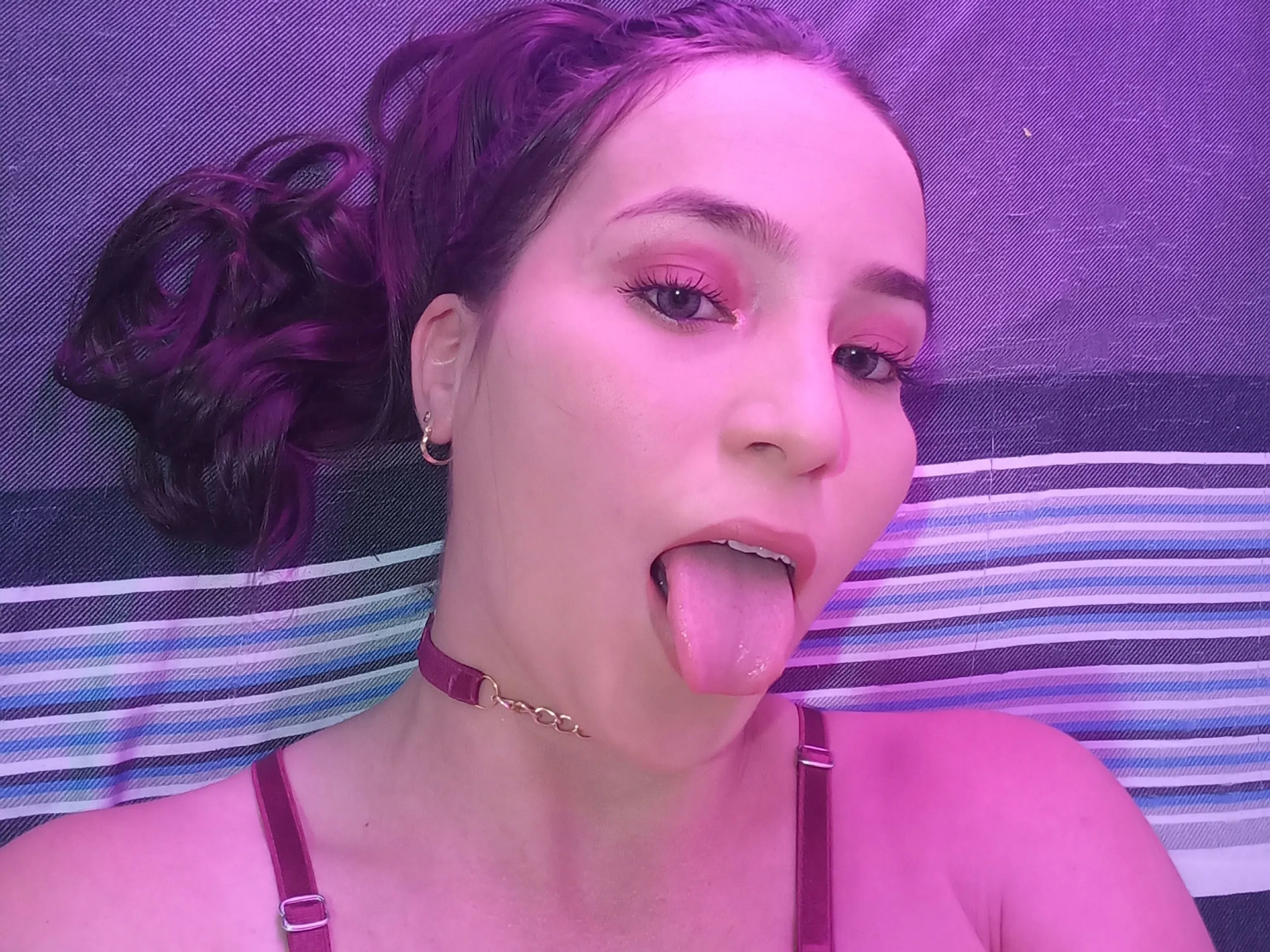 Imagen de perfil de modelo de cámara web de CharlotteWalton