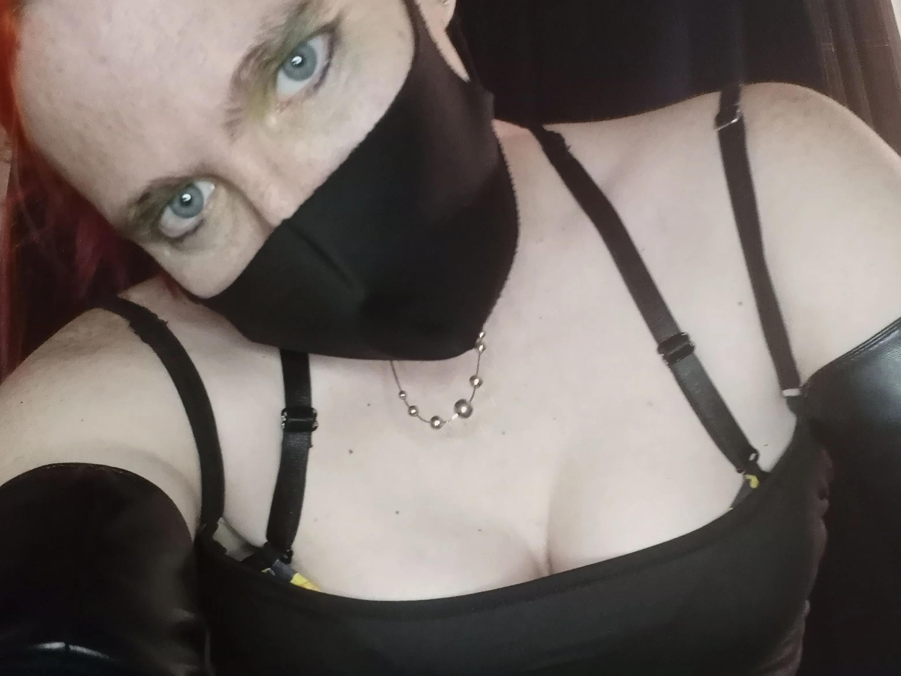 Momalorian Profilbild des Cam-Modells