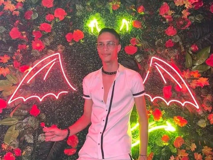 slimbigxxx cam model profile picture