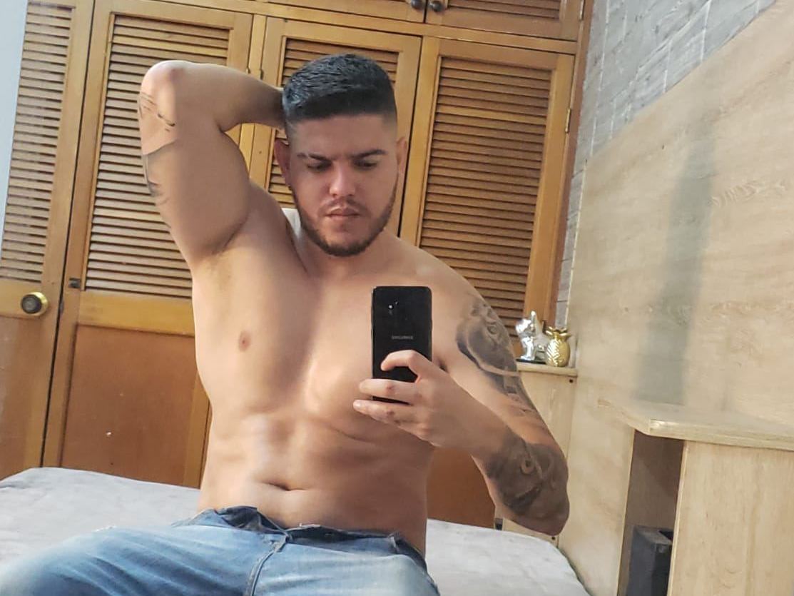 Imagen de perfil de modelo de cámara web de MaximoEthan