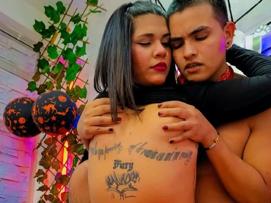 Imagen de perfil de modelo de cámara web de AmyAndHades