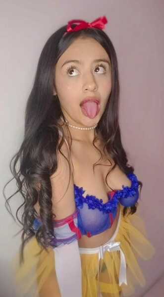 Performer Emmasmiith21 Photo 4