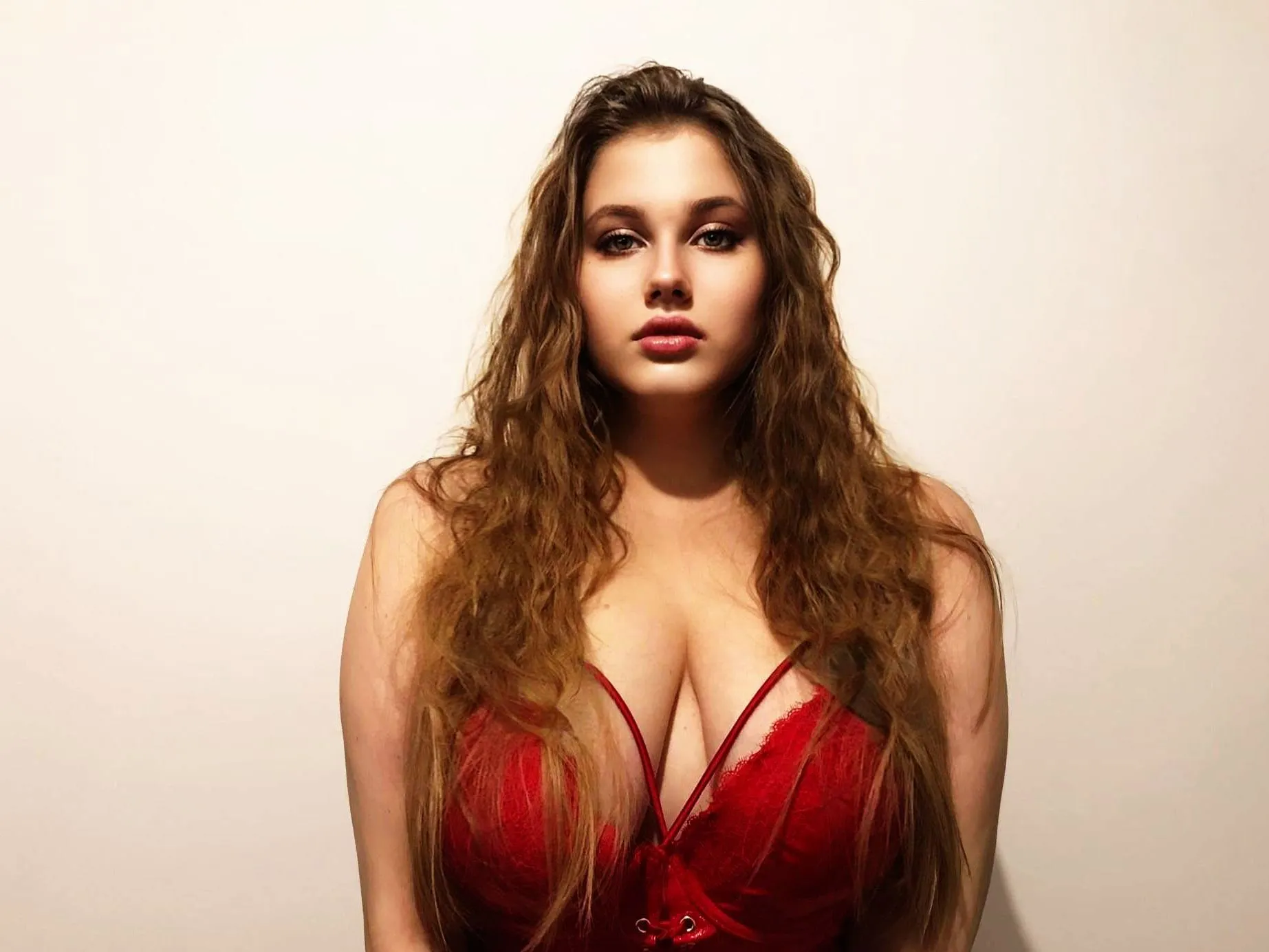 LovelyMiaVi profielfoto van cam model