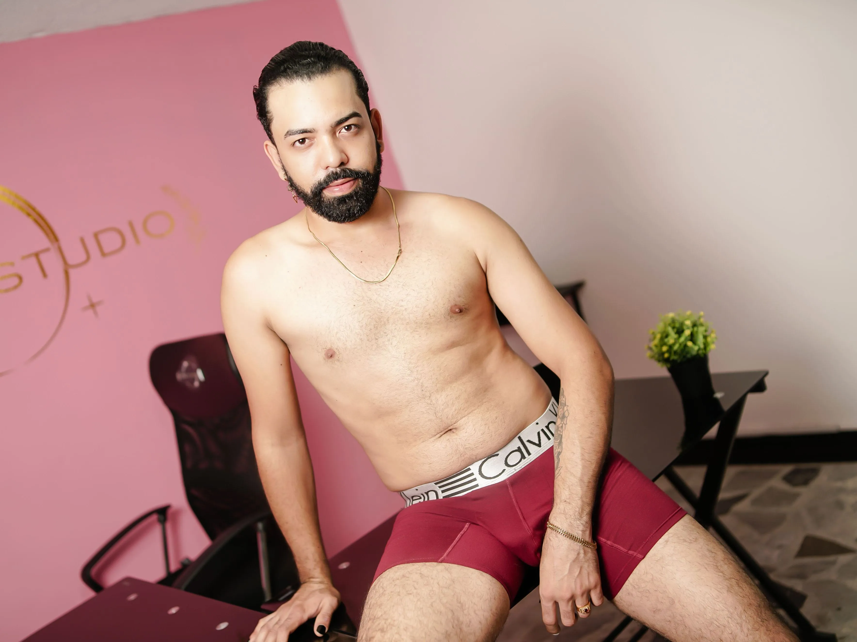 ThomasPhillips cam model profile picture