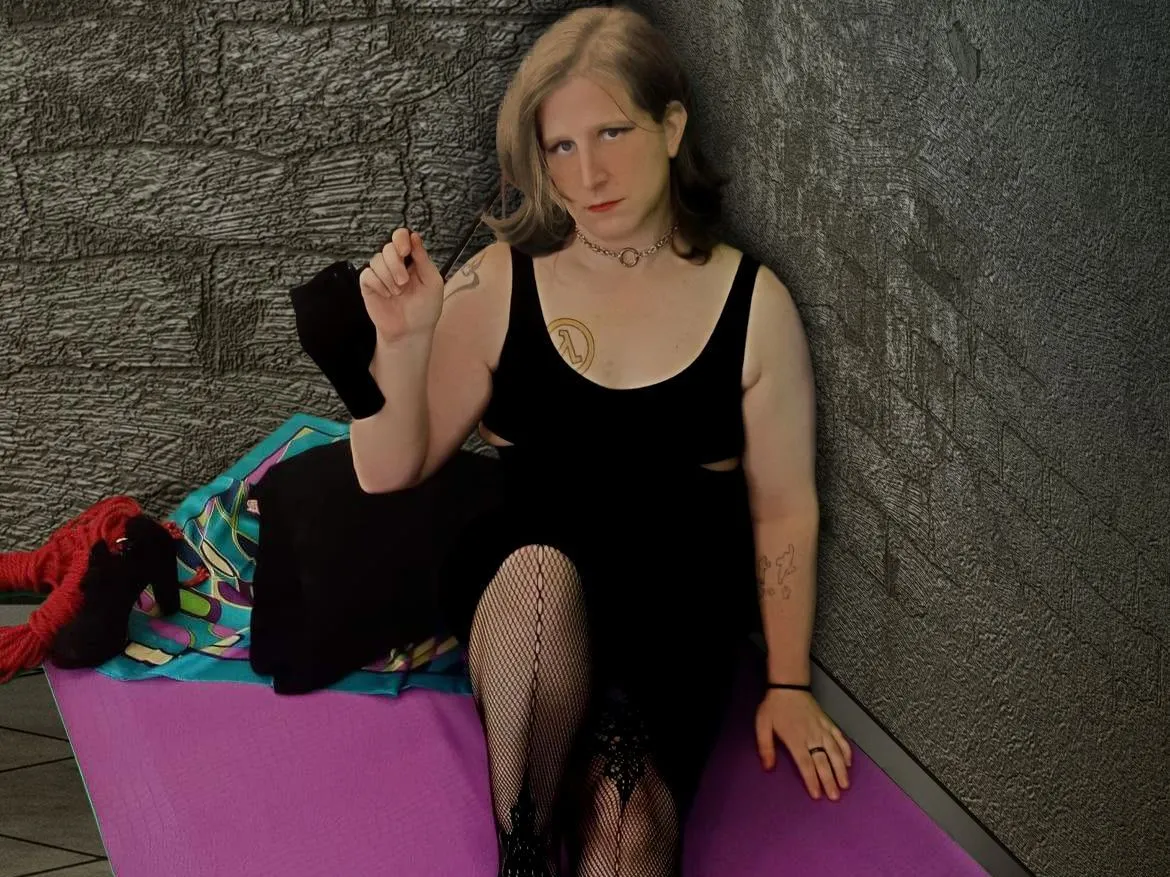 Agonymeadows profilbild på webbkameramodell