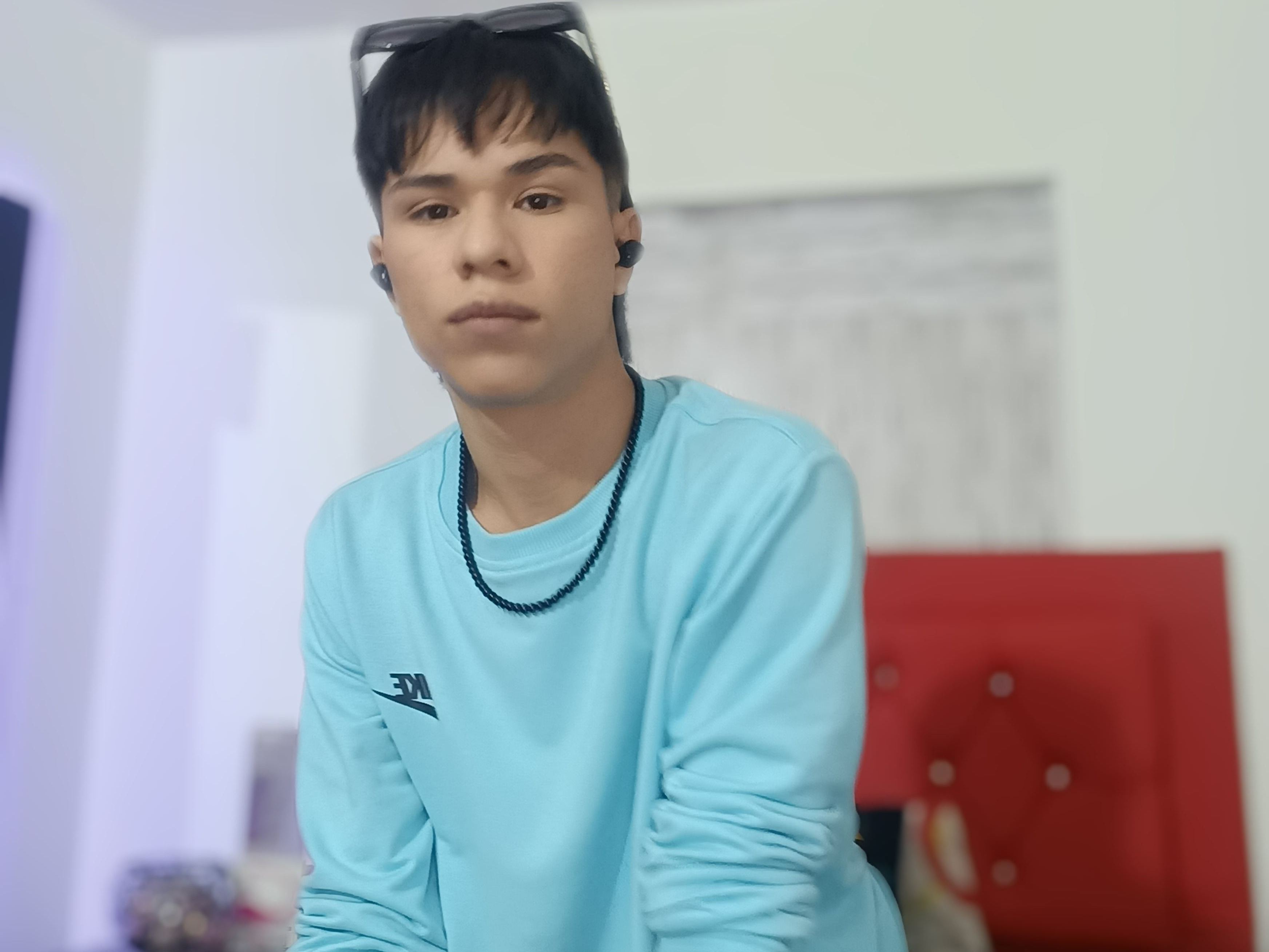 latinboy28 profilbild på webbkameramodell 