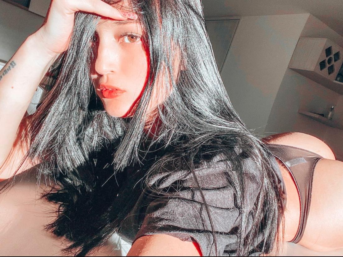 AliiceBaker profilbild på webbkameramodell