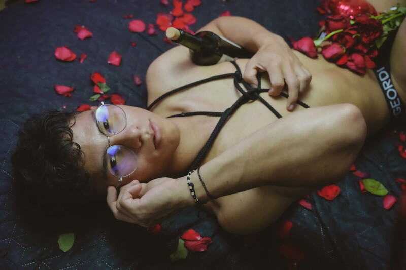 Performer TylerJosephh Photo 11