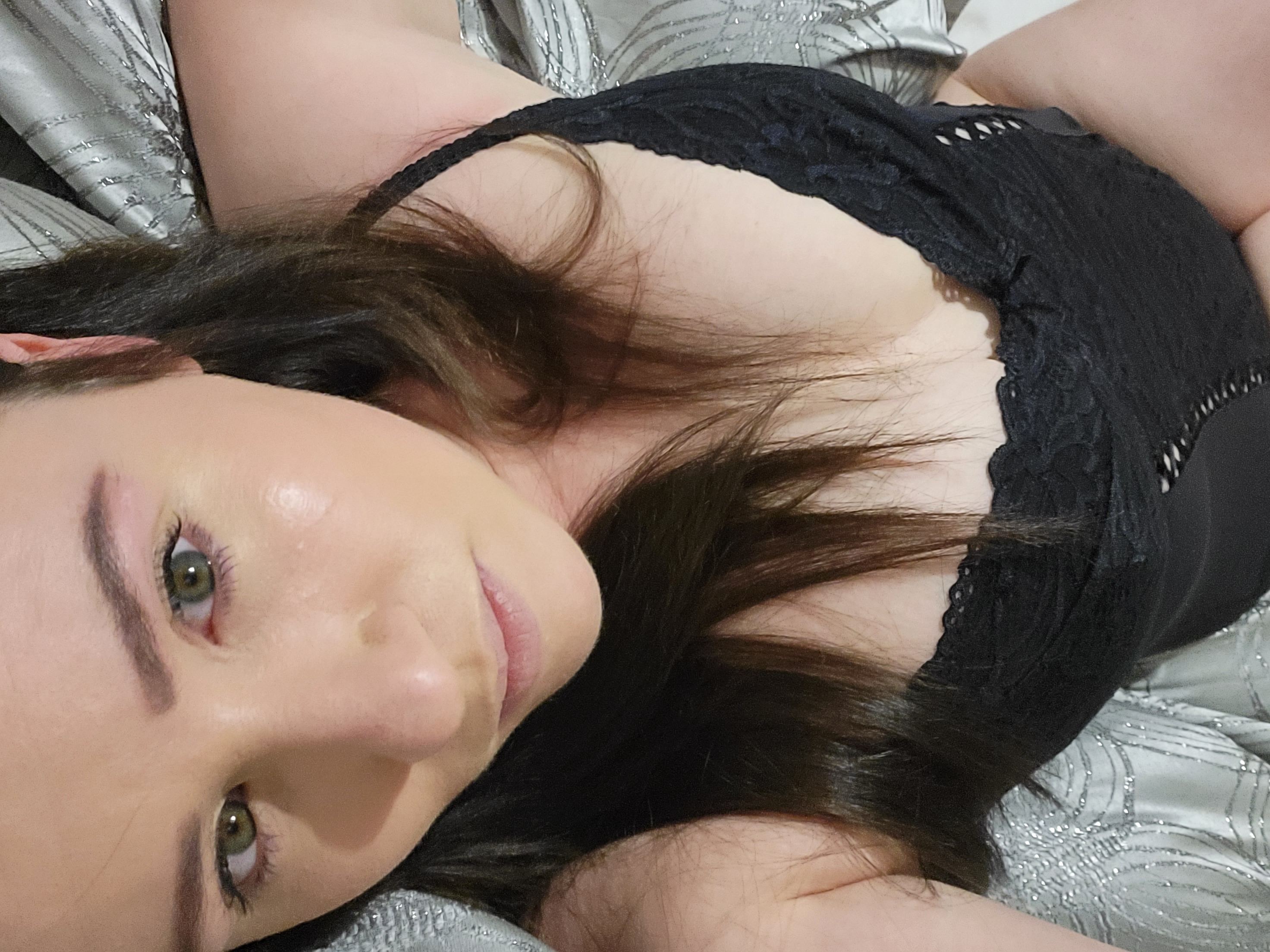 Image de profil du modèle de webcam emmalou18