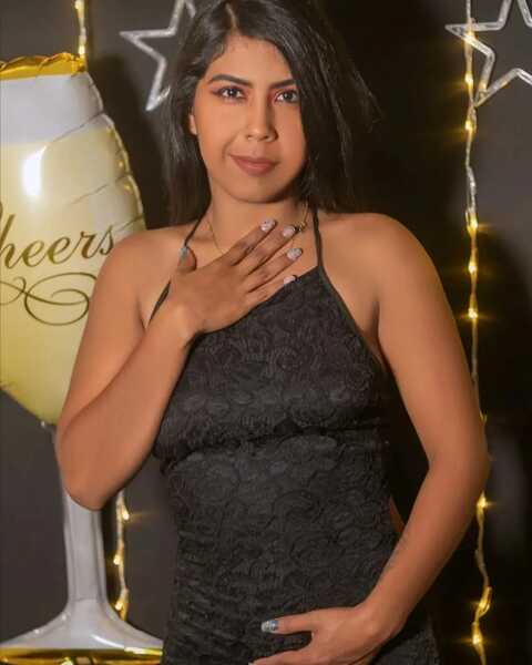 Performer PenelopeCrost Photo 2