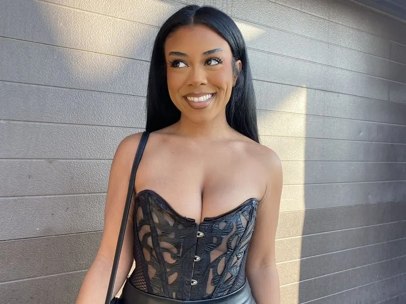 Profilbilde av miamiaxoxo webkamera modell