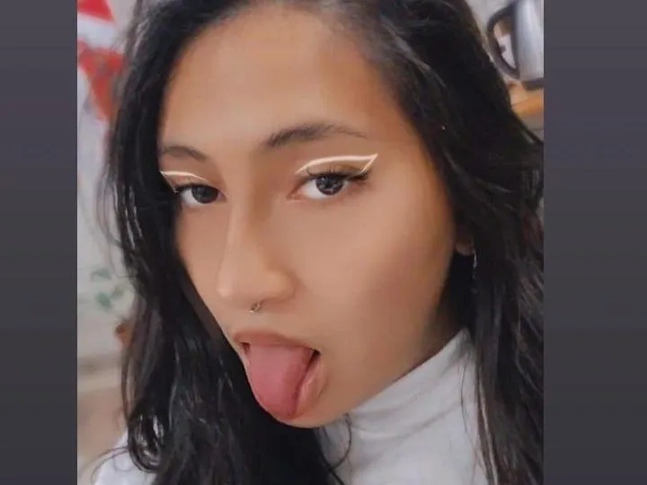 swetiemila profilbild på webbkameramodell