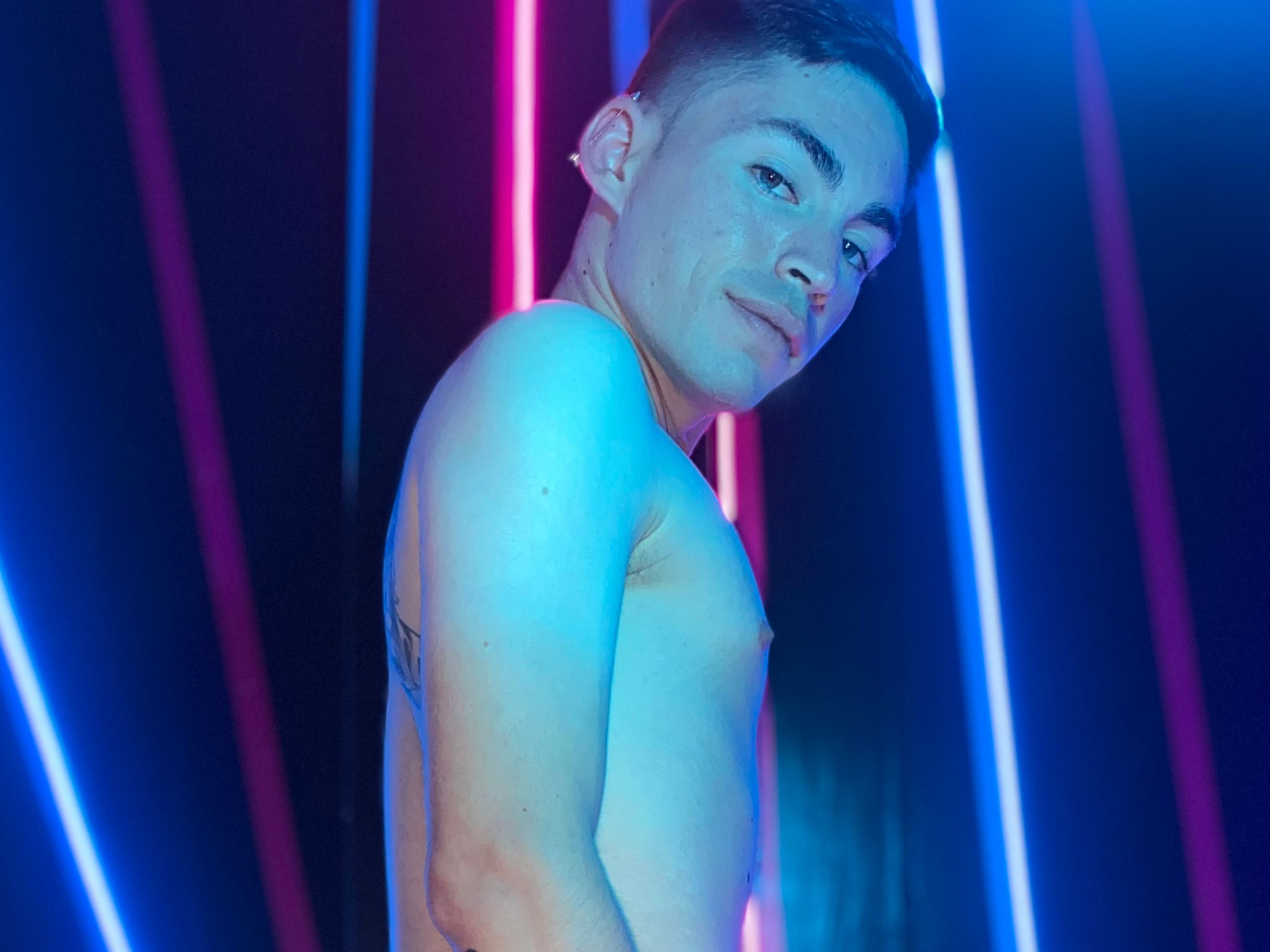 adamblush cam model profile picture