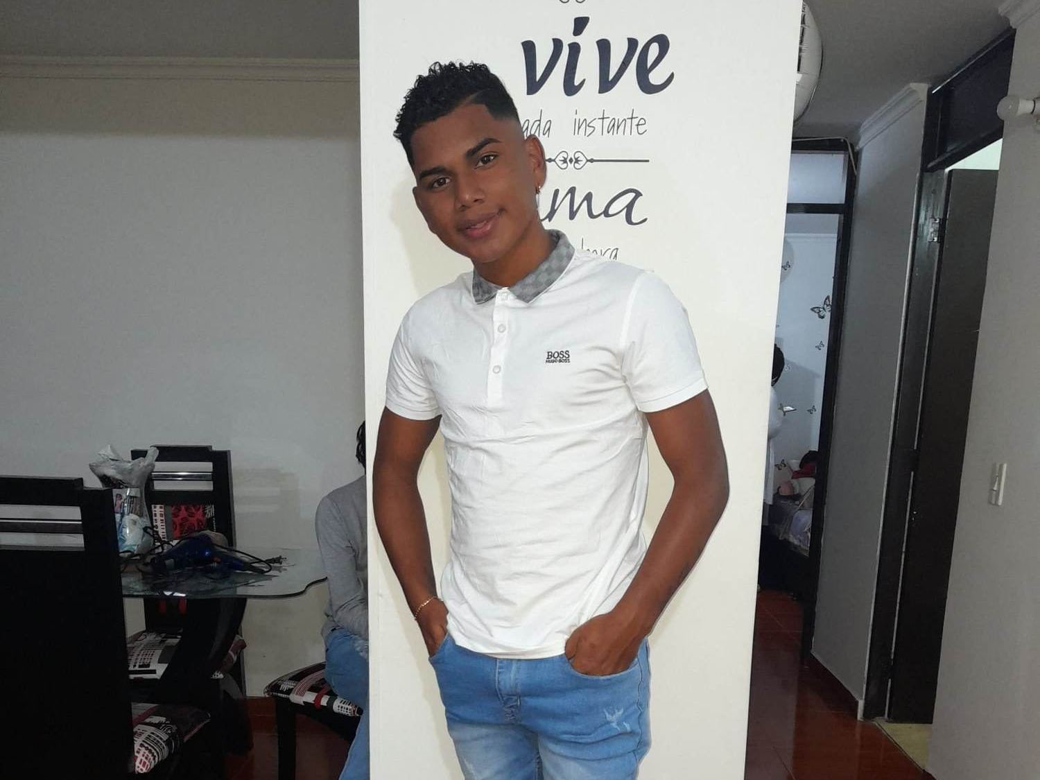 Imagen de perfil de modelo de cámara web de mikeblackhot