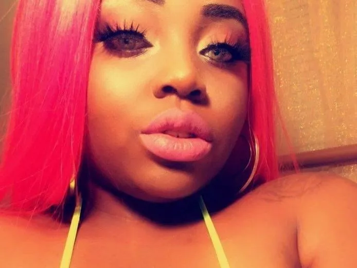 KarmenBanks profielfoto van cam model