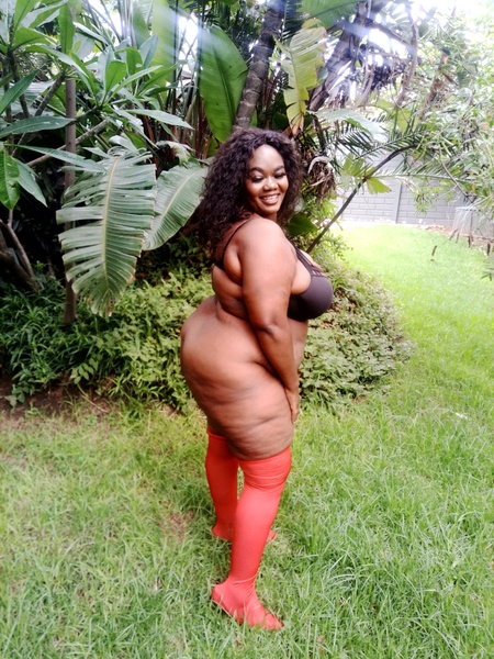 Intérprete XXGIANTBOOBSxx Foto 5