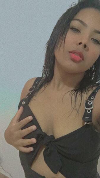 Performer Michelletyphom Photo 2