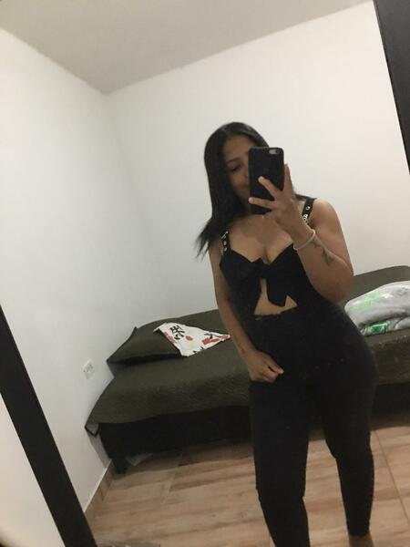 Performer Michelletyphom Photo 9