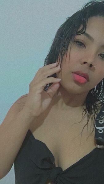 Performer Michelletyphom Photo 3