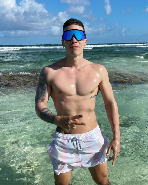 Performer KristoffAngel Photo 3