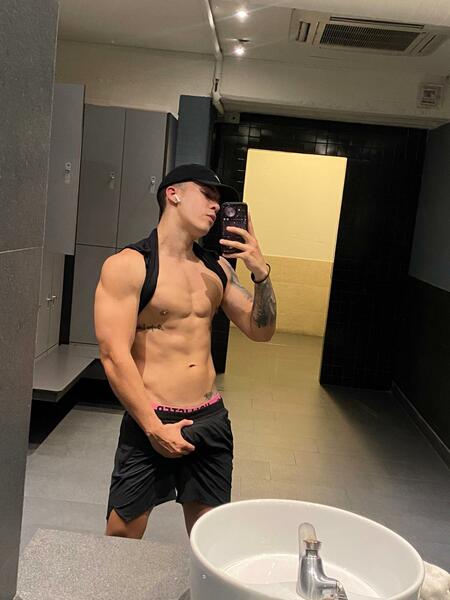 Performer KristoffAngel Photo 9