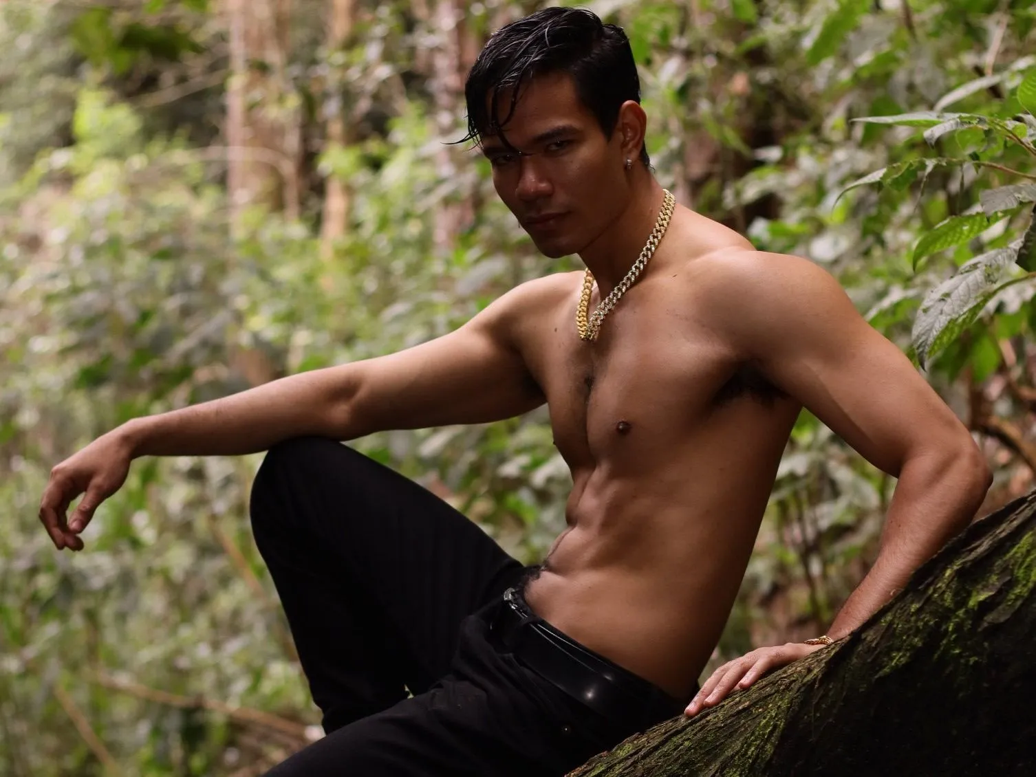 MaximoV111tale immagine del profilo del modello di cam