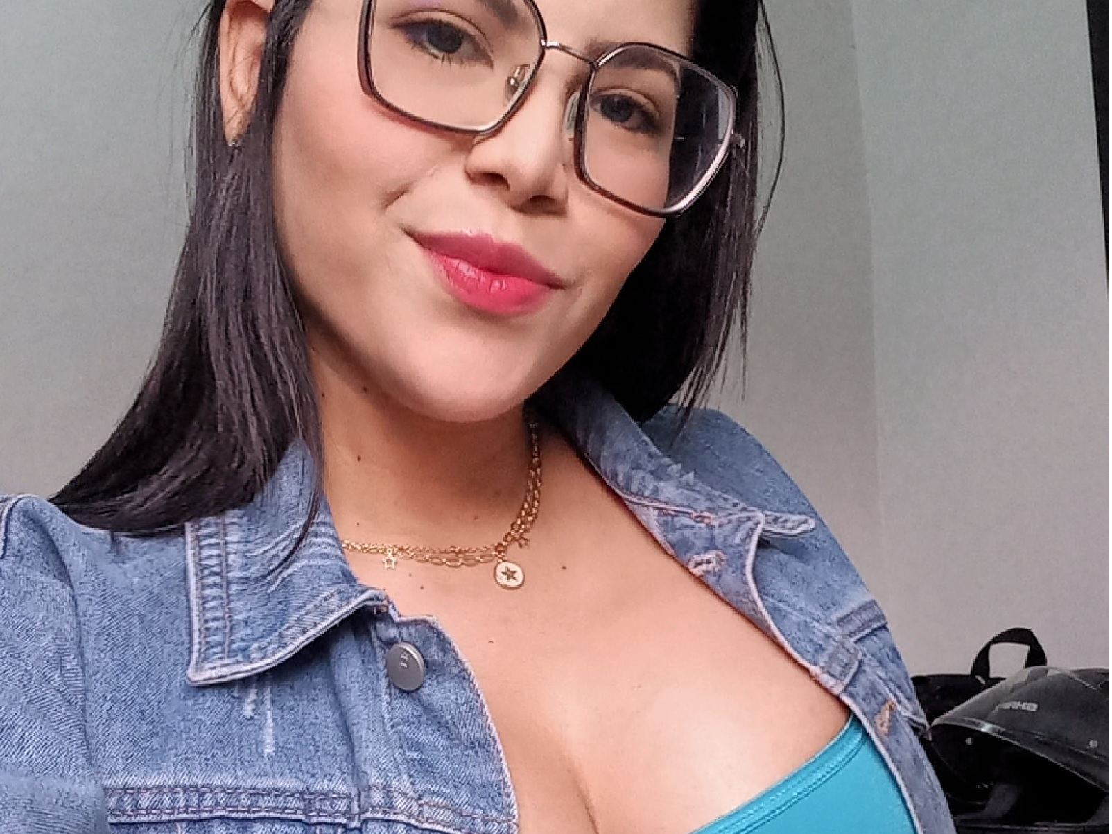 Imagen de perfil de modelo de cámara web de Roussee18