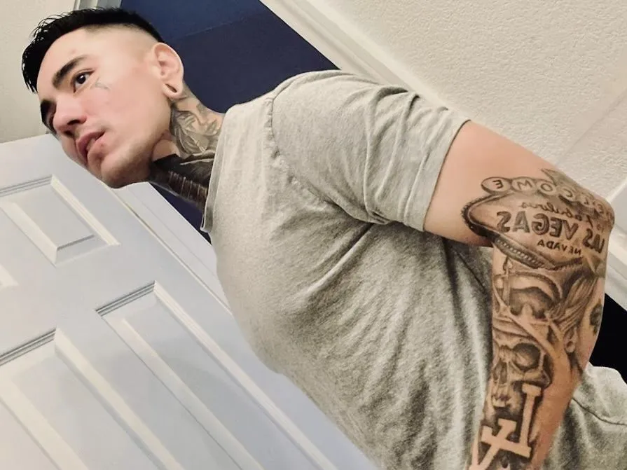 tattedsecretary profilbild på webbkameramodell