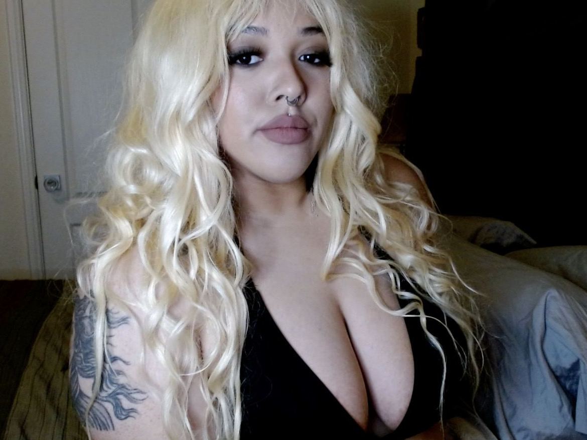 Image de profil du modèle de webcam SunnieDreams