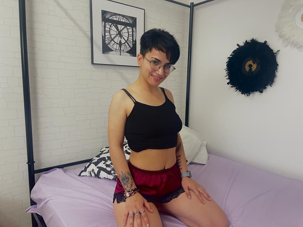 MIRIYAMx profilbild på webbkameramodell