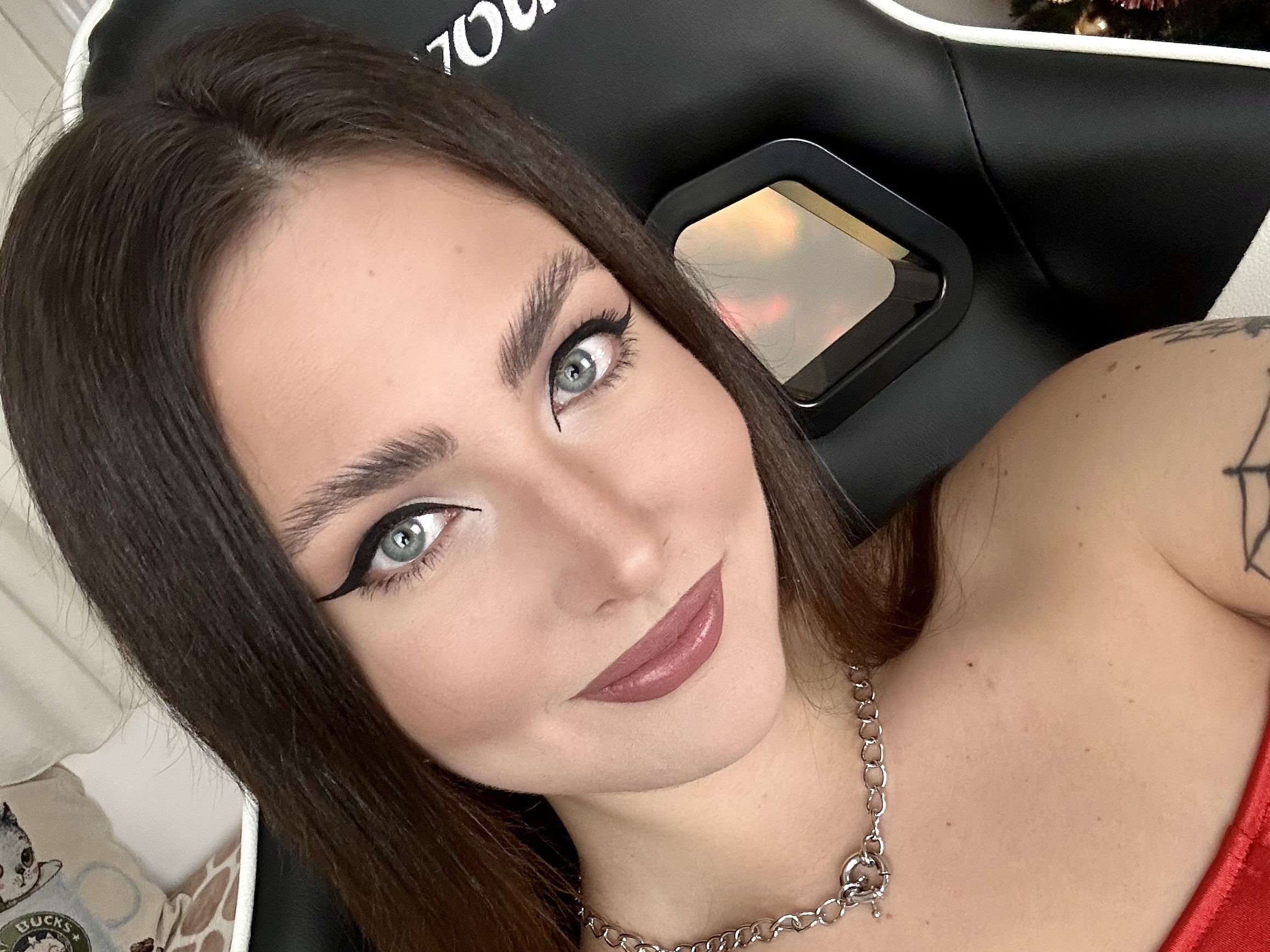 Tinalinphea immagine del profilo del modello di cam