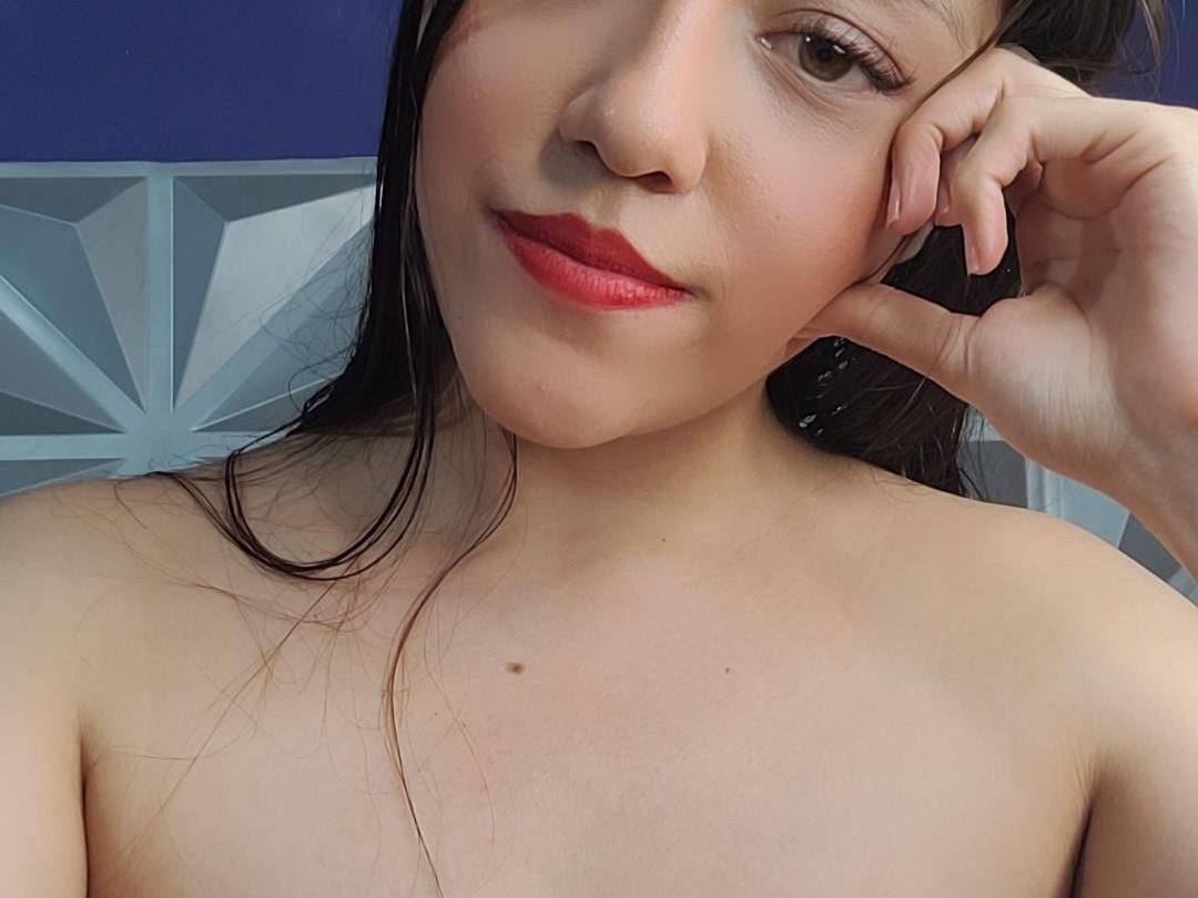 AlejaCute profilbild på webbkameramodell
