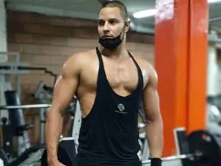 Magnussquintoux119 cam model profile picture