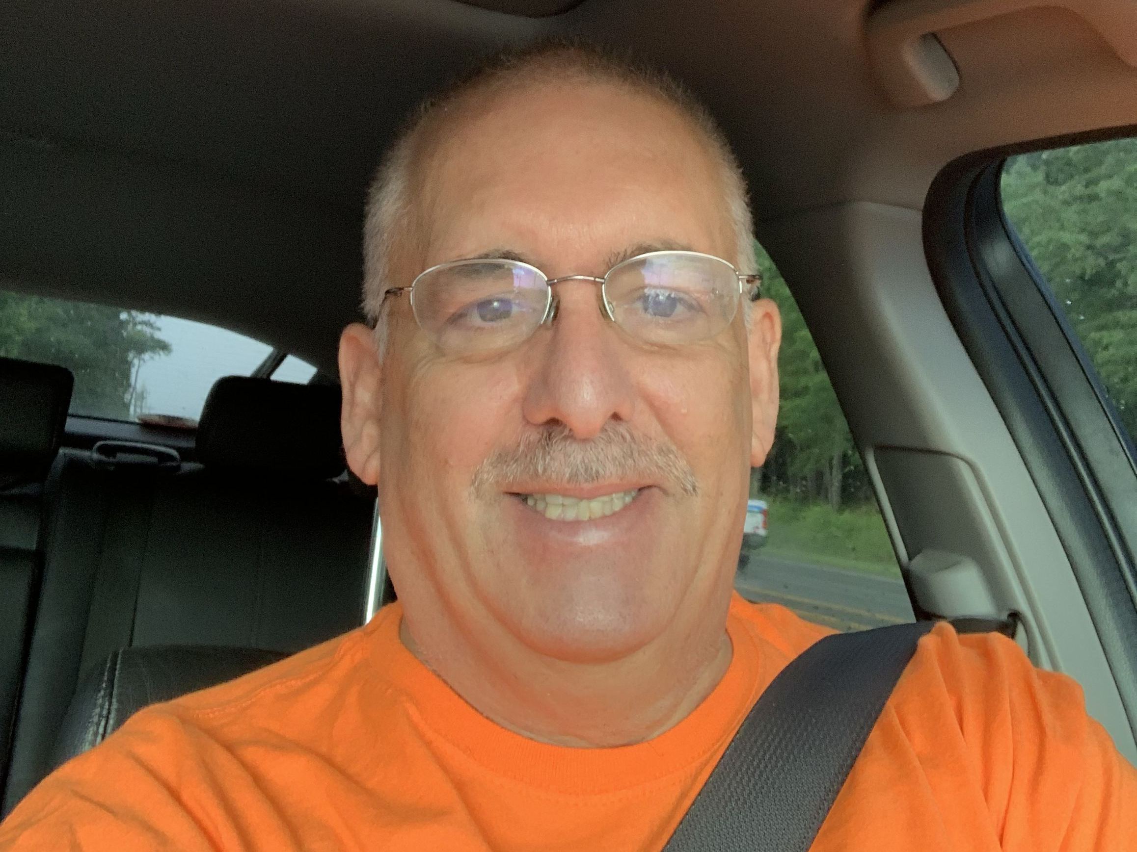 Peteypete cam model profile picture