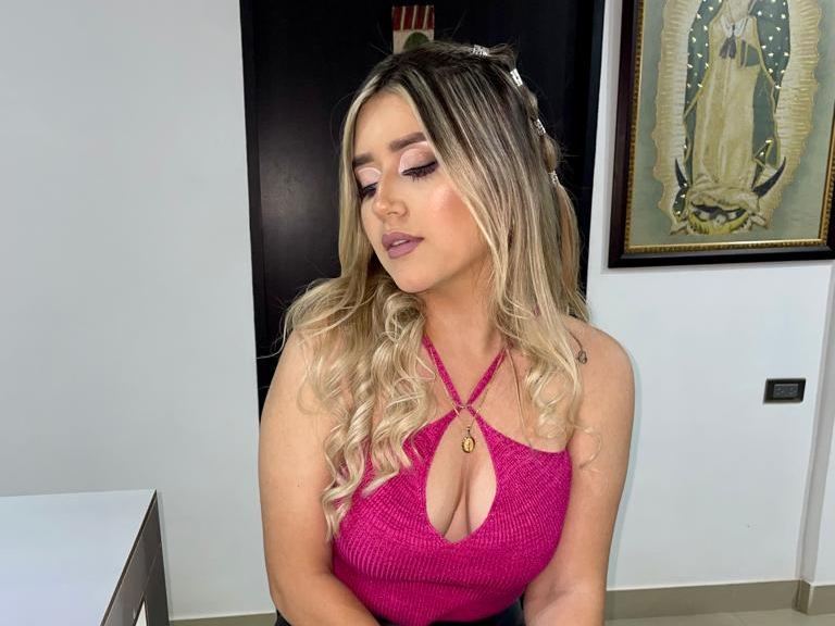 natashablondd immagine del profilo del modello di cam