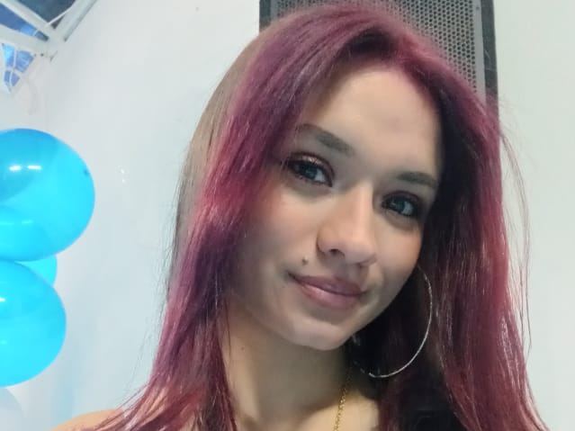 serenityfire20 profielfoto van cam model