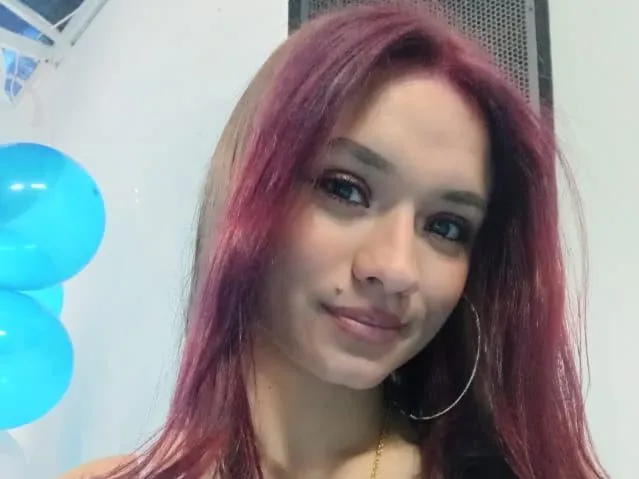 Imagen de perfil de modelo de cámara web de serenityfire20