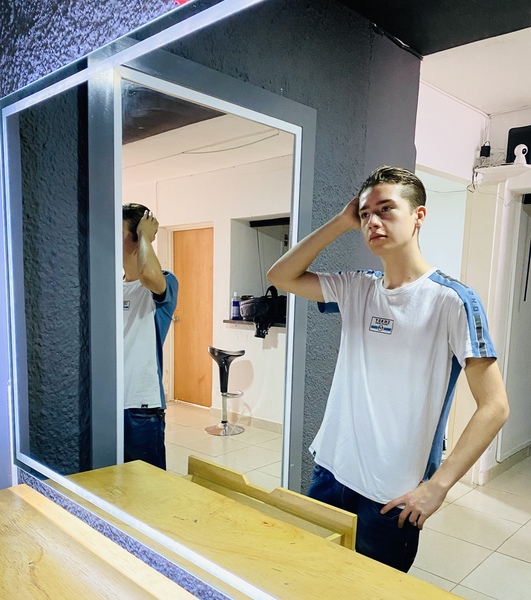 Performer JustinMitchell Photo 2