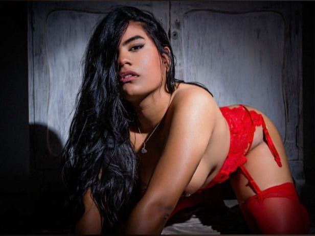 EmilyParisini immagine del profilo del modello di cam