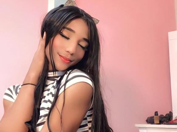 Emmilyvalentina2023 profielfoto van cam model 