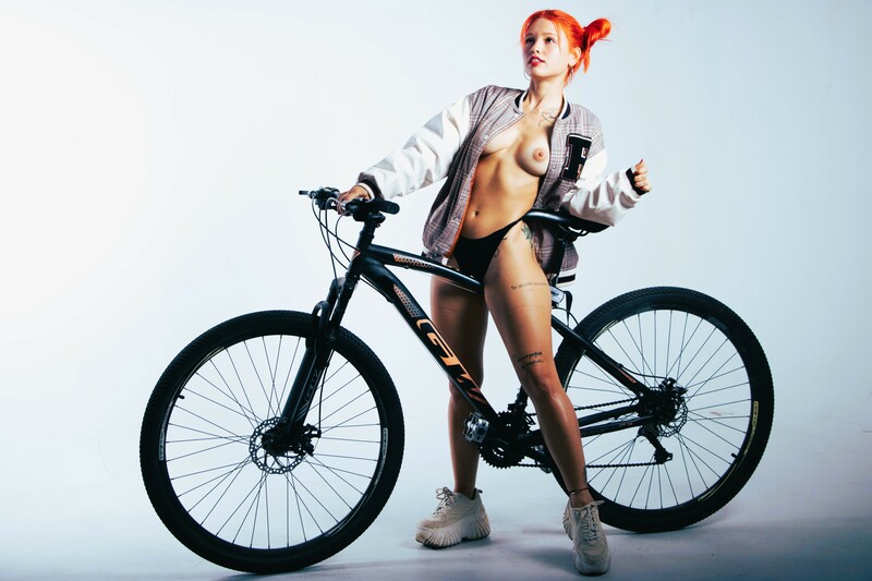 Performer LorenRosse96 Photo 4