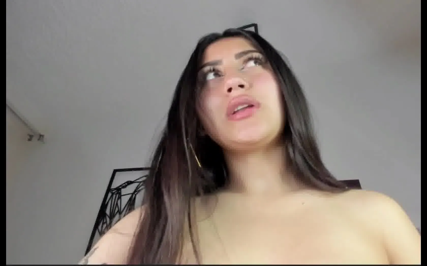 Artista CristalCute Video 1