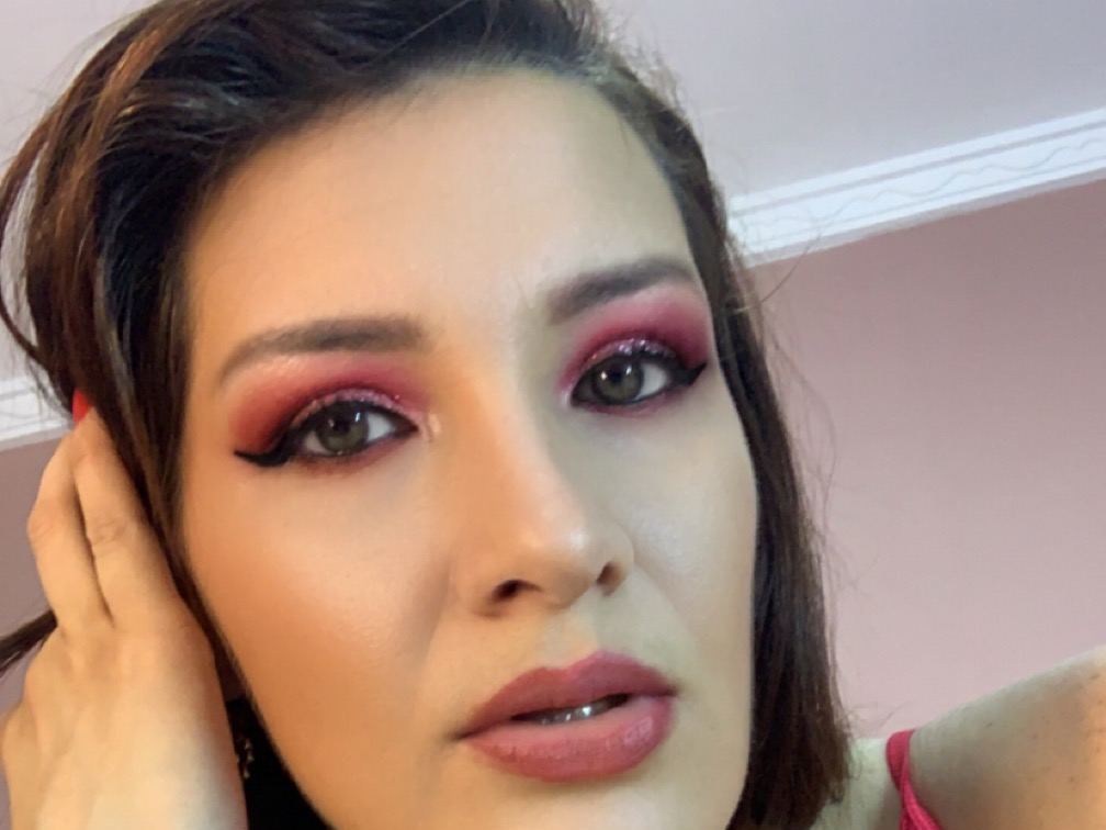Ariiannamilf profielfoto van cam model